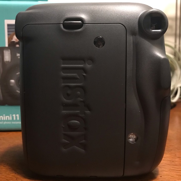 Instax Mini 11 Polaroid Camera -New Open Box - Picture 3 of 3